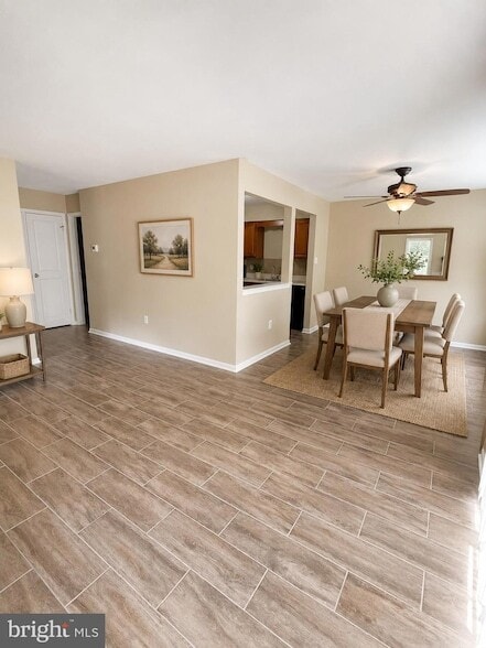 Building Photo - 612 Mews Dr
