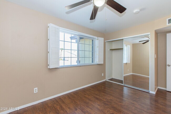 Building Photo - 1813 E Ellis Dr
