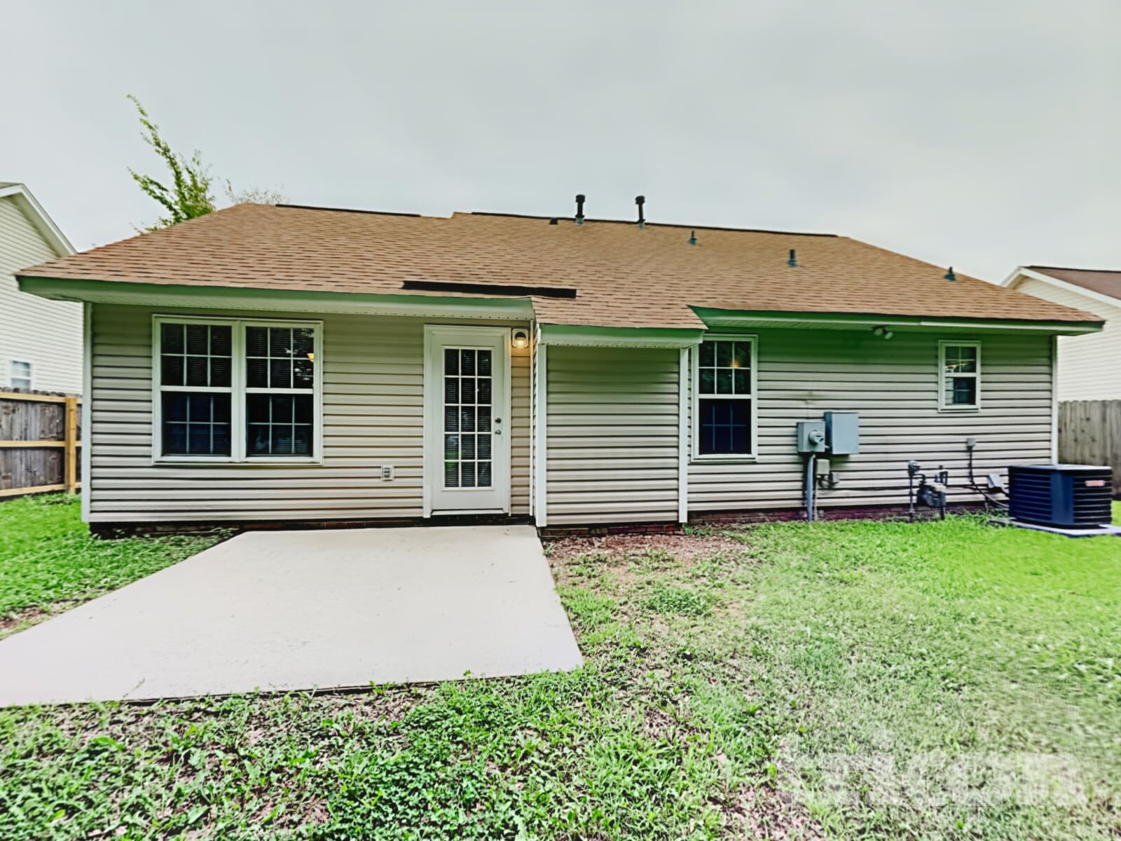 Building Photo - 1026 Summit Hills Dr