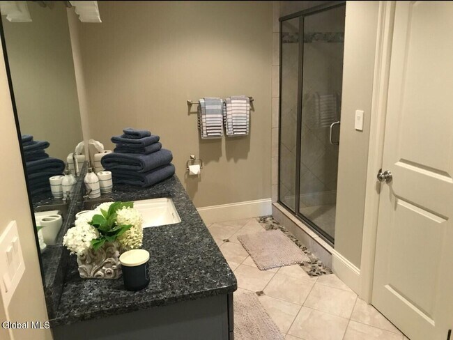 Building Photo - 106 Greenfield Ave