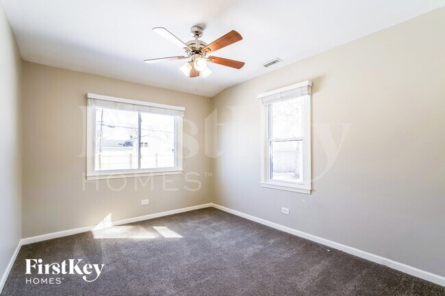 Building Photo - 123 Fairlawn Dr