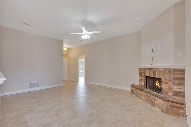 Building Photo - 409 E 97th St