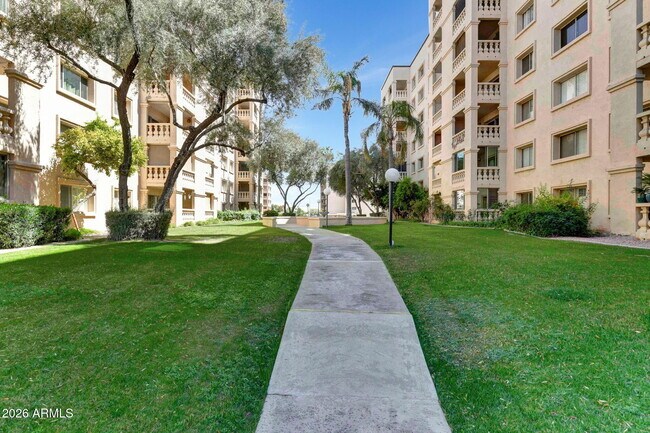 Building Photo - 7950 E Camelback Rd