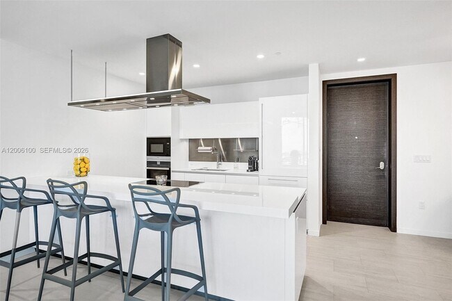 Building Photo - 1000 Brickell Plaza