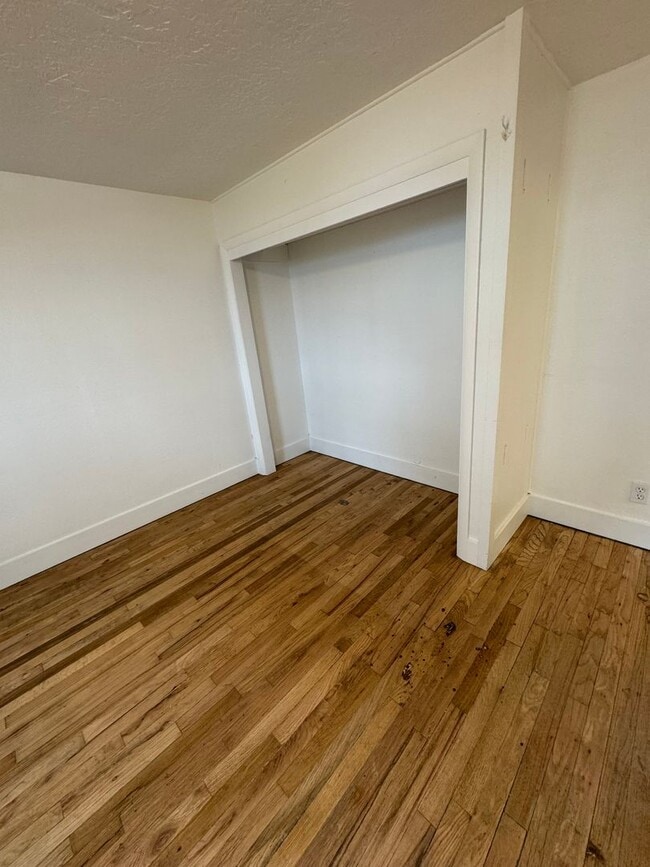 Building Photo - **RENTAL AVAILABLE**  Beautiful 2 Bedroom Country Home Avail 5/1