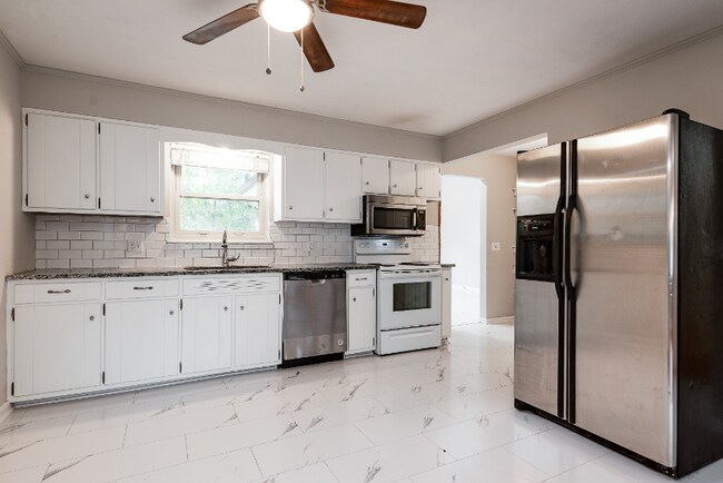 Building Photo - 4126 Pauls Ln