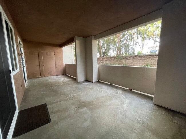 Building Photo - Spacious Dual Master in Laguna Niguel