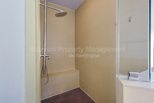 Building Photo - 113 Tuam St