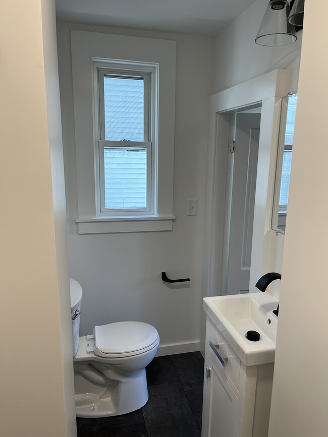 Building Photo - 9 Summer St