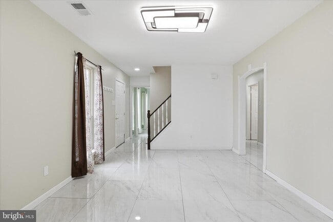 Building Photo - 3454 Tamarack Ct