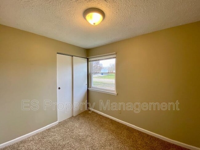 Building Photo - 6105 Epperson Dr