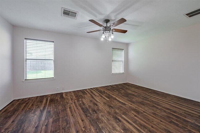 Building Photo - 20018 Larkspur Landing