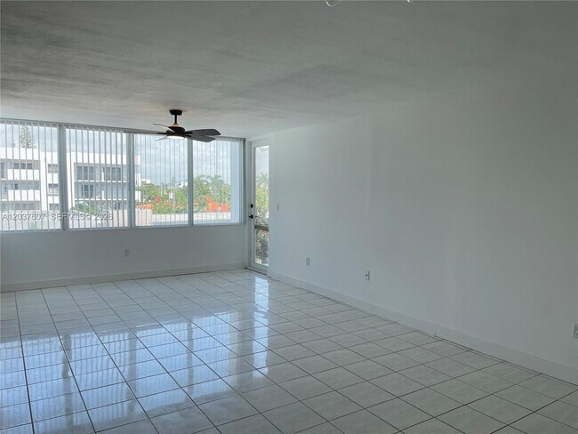 Building Photo - 8233 Harding Ave