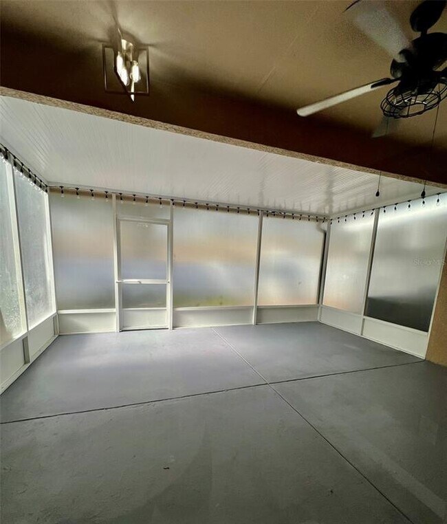 Building Photo - 1407 Lyonshire Dr