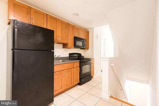 Primary Photo - 1740 N Sydenham St