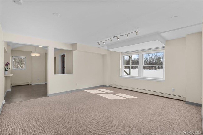 Building Photo - 1265 N Ridge Rd