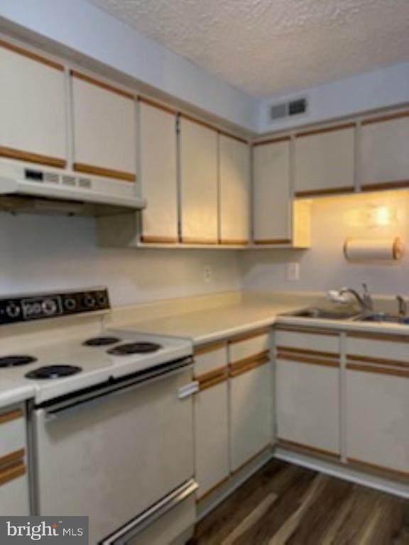 Building Photo - 3502 Lochearn Ct