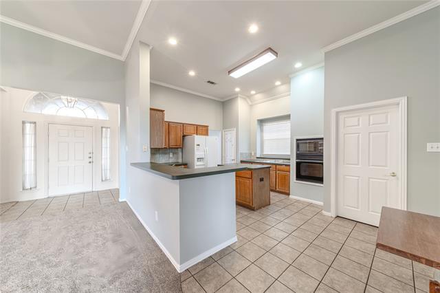 Building Photo - 3200 Heatherbrook Dr