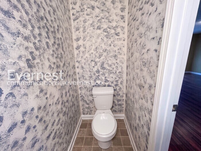 Building Photo - 1403 Little Creek Dr