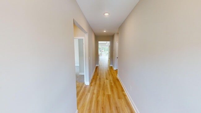 Building Photo - 1060 Moen Lp