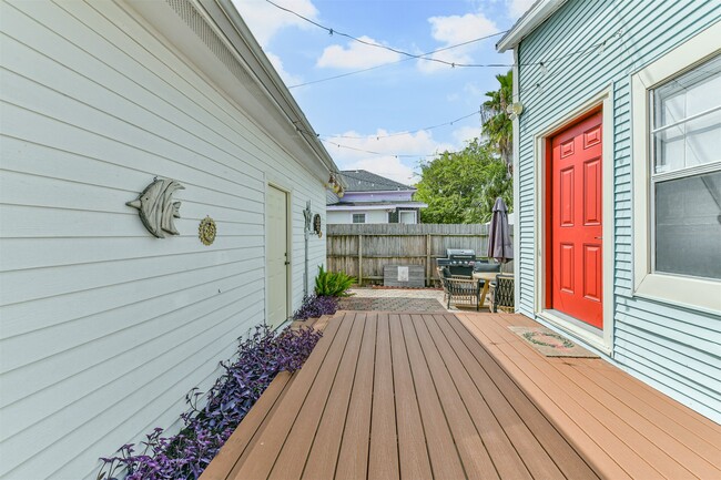 Building Photo - 1121 Market St