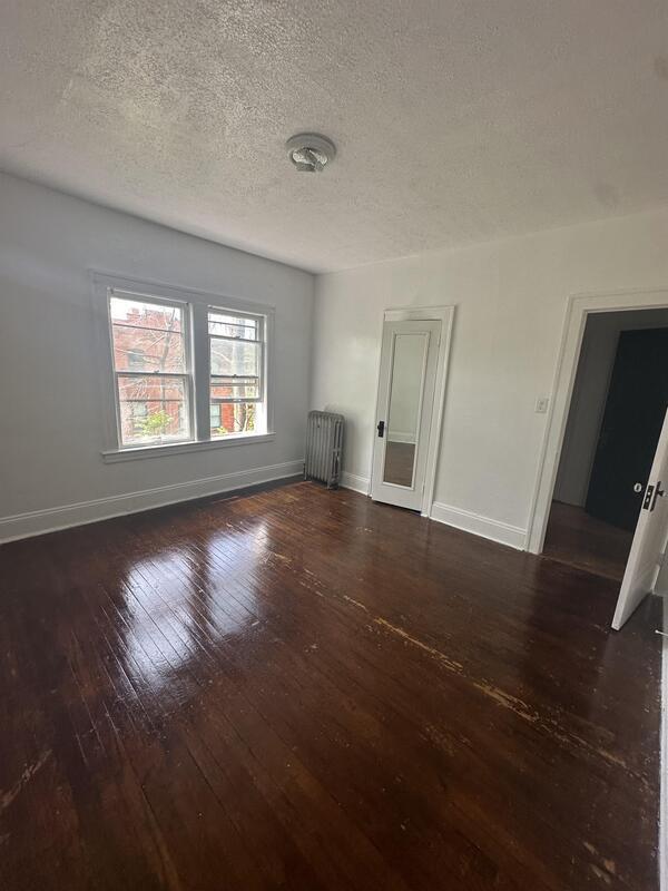 Building Photo - 1442 W 101st St