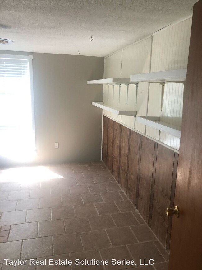 Building Photo - 3 br, 2 bath House - 109 D St