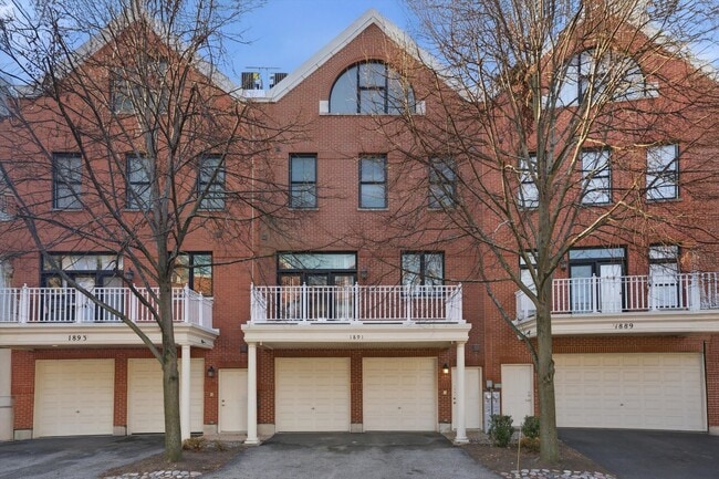 Building Photo - 1891 Admiral Ct