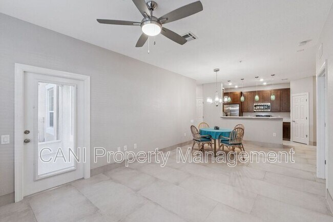 Building Photo - 2484 San Tecla St