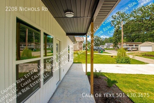 Building Photo - 2208 Nichols Rd