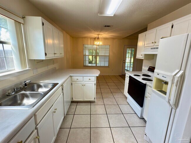 Building Photo - 3328 Marion Oaks Way
