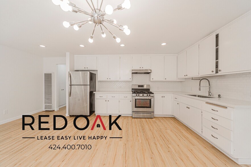 Building Photo - 4815 St Charles Pl