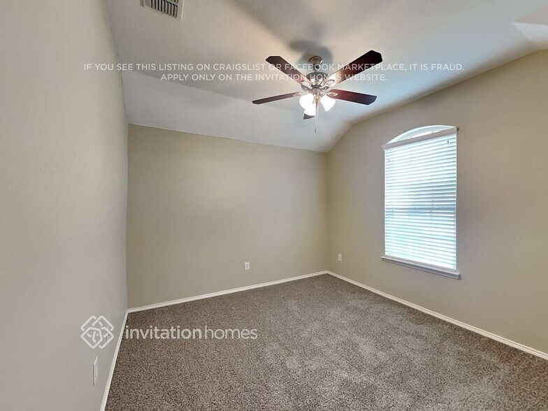 Building Photo - 517 Saguaro Dr