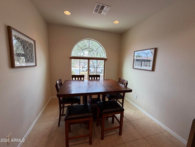 Building Photo - 26197 Vista Dr