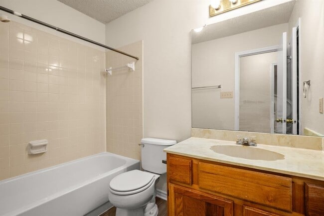 Building Photo - 13309 Saddlebrook Trail