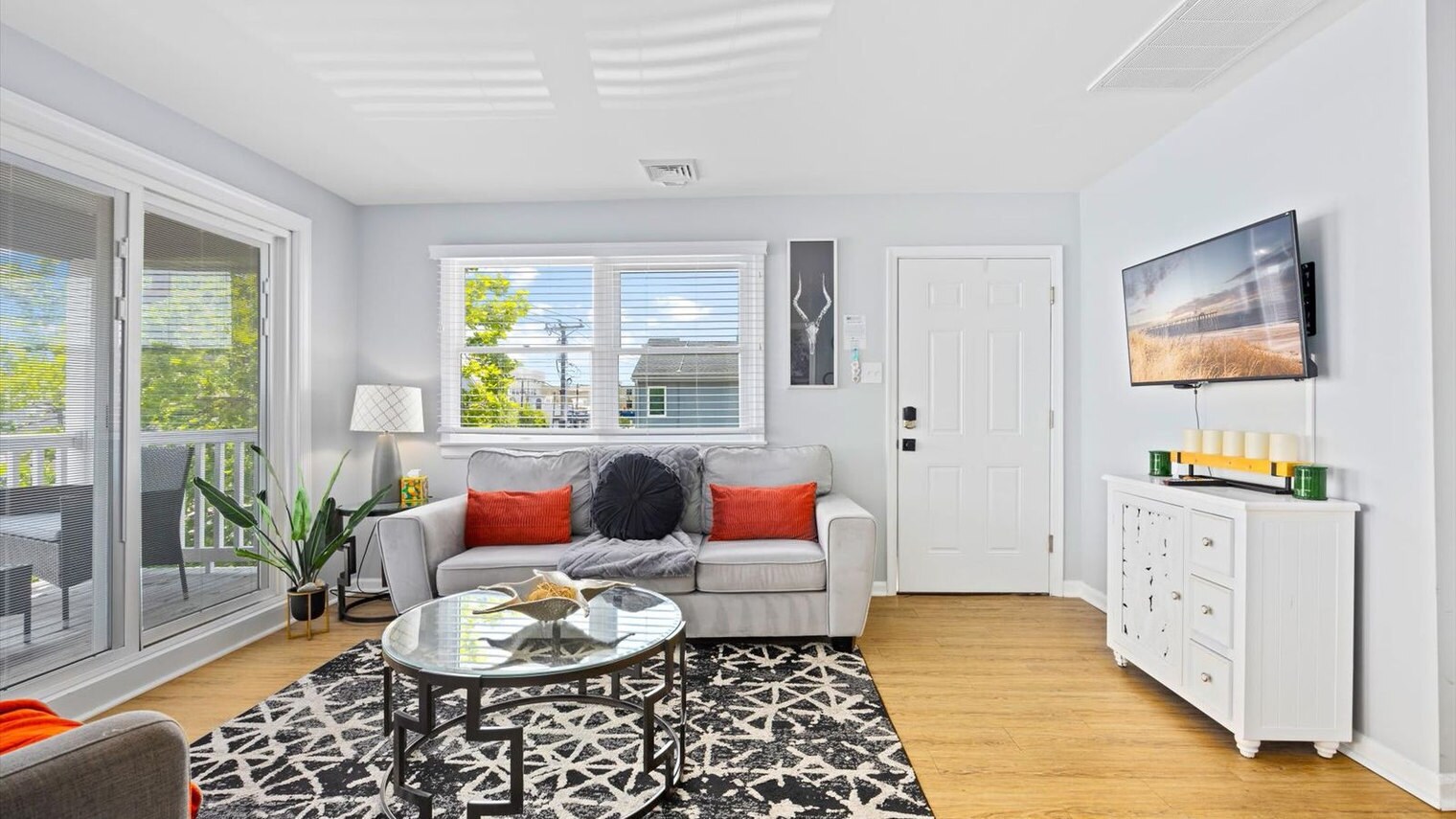 Building Photo - 714 West Ave