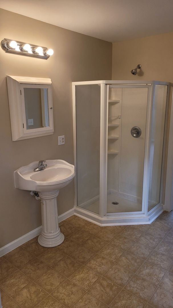 Building Photo - Spacious Home In Garner