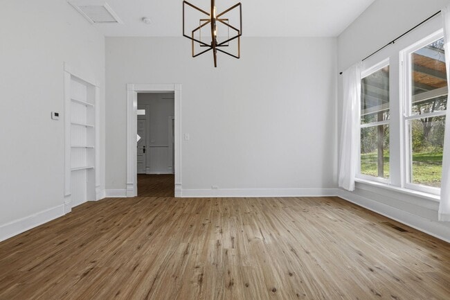 Building Photo - Historic Charm. Modern Updates. Prime Location.