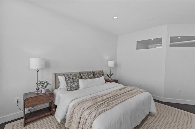 Building Photo - 1 W Exchange St