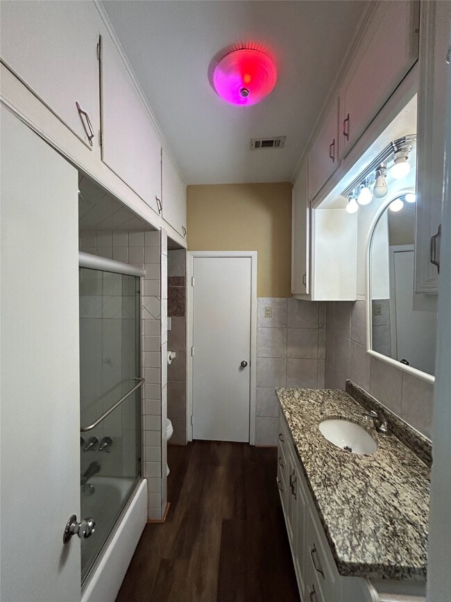 Building Photo - 209 Walton St