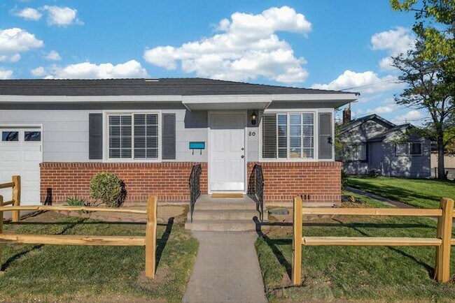 Building Photo - The Biggest Little BnB, Fully Furnished Vacation Rental!
