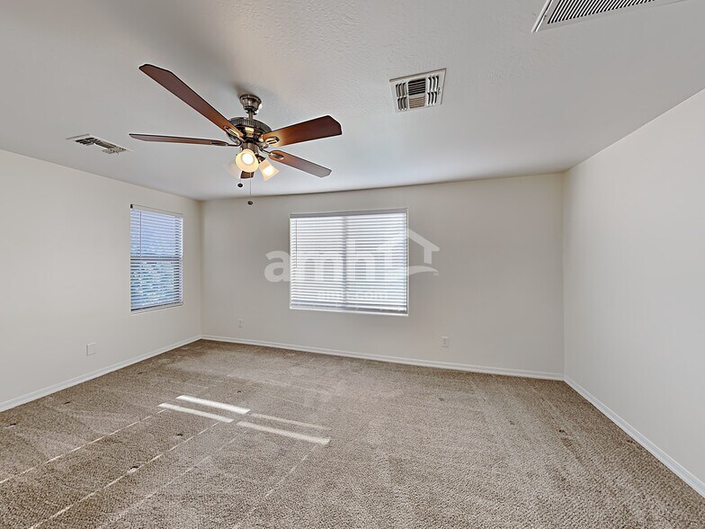 Building Photo - 15424 W Poinsettia Dr