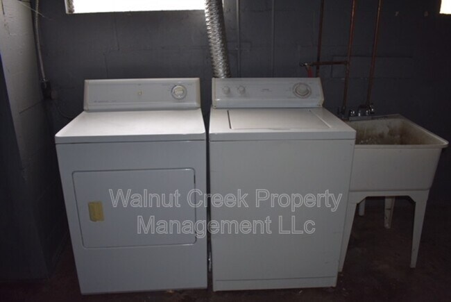 Building Photo - 136 Cleveland St