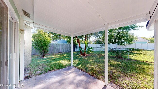 Building Photo - 450 Aquatic Dr