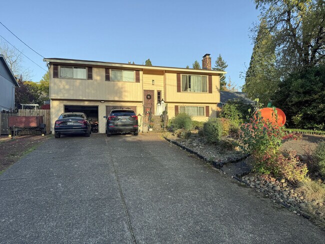 Primary Photo - 15820 SE Harold Ave