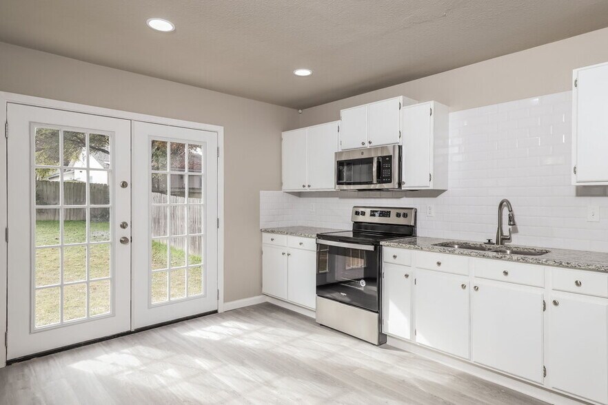 Building Photo - 10478 Tippecanoe