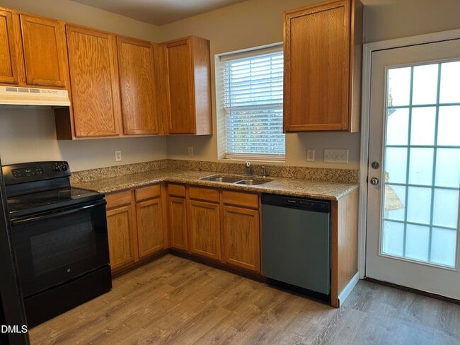 Building Photo - 553 Writers Way