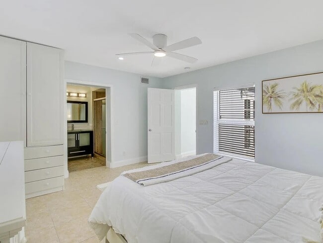 Building Photo - 1310 Manor Dr