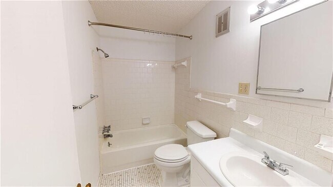 Building Photo - 4009 Old Shell Rd