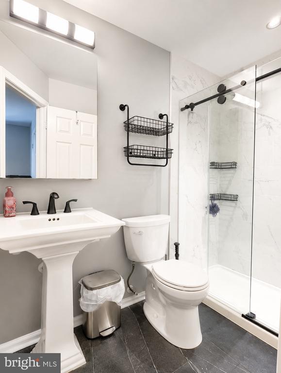 Building Photo - 6556 Ridgeborne Dr